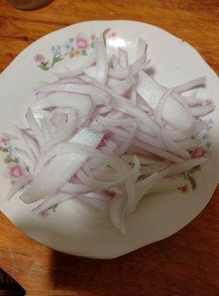 Mixed mung bean sprouts with chili