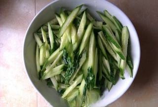 Spicy Pickled Cucumber Strips